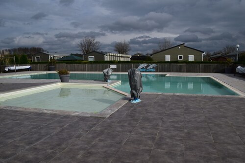 Chalet 4 persons Camping LES DAUPHINS 4* MONTMARTIN SUR MER