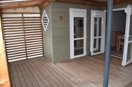 Chalet 4 persons Camping LES DAUPHINS 4* MONTMARTIN SUR MER