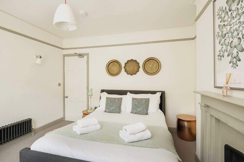 Monmouth St, Townhouse sleeps 10