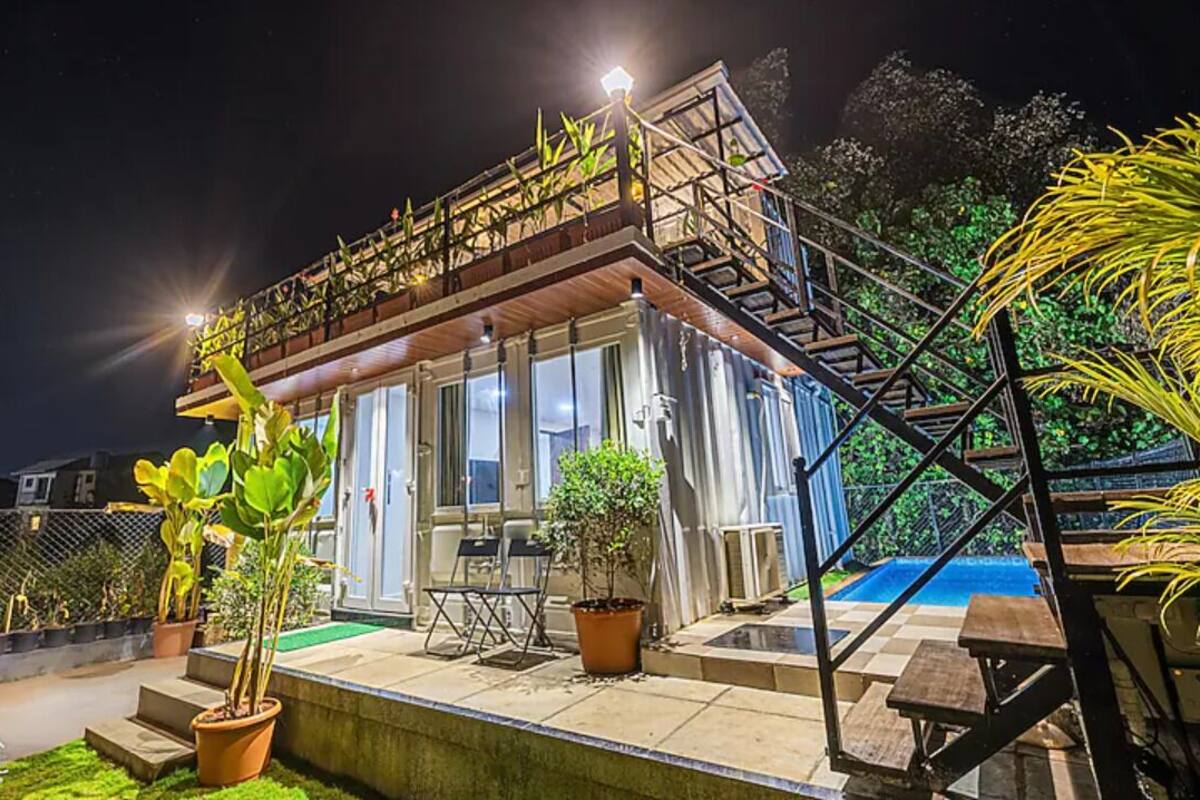 ラグジュアリー ヴィラ バルコニー | プール