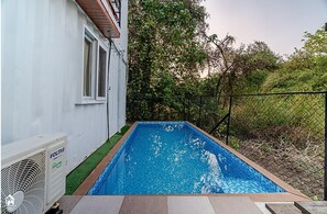 Pool - ADV 412 by Soumil's Stays (Varsoli)