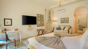 Luxury-Villa, Balkon, Gartenblick