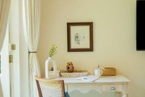 Luxury Villa, Balcony, Garden View | Interior