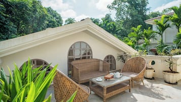 Vila superluxo, sacada, vista para o jardim | Terraço/pátio