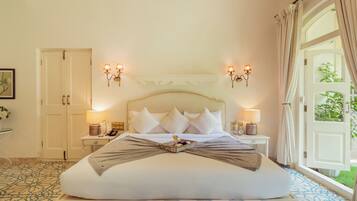 Luksushuvila, parveke, näköala puutarhaan