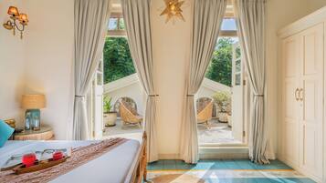 Luxury-Villa, Balkon, Gartenblick