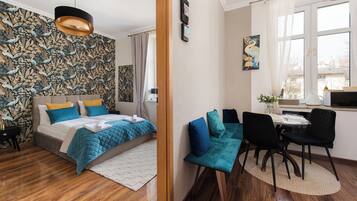 Studio (10) | Individually furnished, iron/ironing board, free WiFi