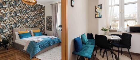 Studio (10) | Individually furnished, iron/ironing board, free WiFi