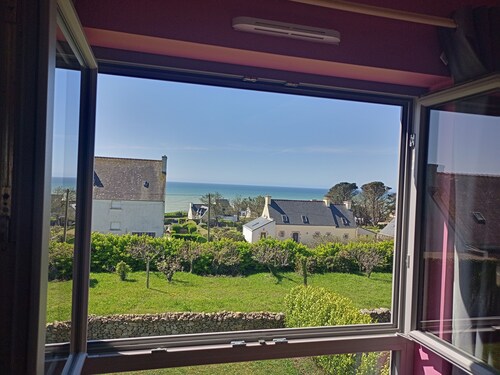 House with a stunning ocean view; the beach is within walking distance
