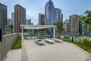 Terrace/patio - Stunning Canal View, Studio with Balcony - Peninsula Three, Business Bay (Dubai)