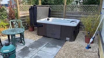 Loft, 1 Bedroom | Outdoor spa tub