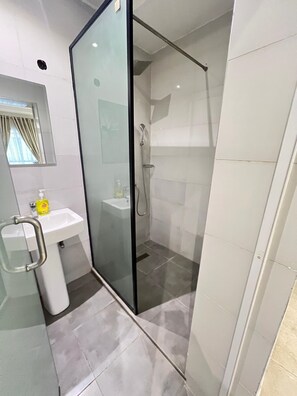 Departamento superior | Baño | Toallas y papel de baño 
