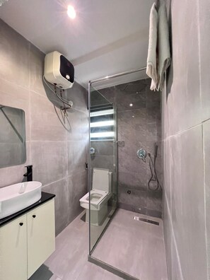 Departamento superior | Baño | Toallas y papel de baño 