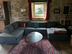 Living area - Longère (traditional long house) near the Golfe du Morbihan (Saint-Avé)