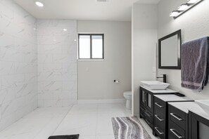 House, 3 Bedrooms | Bathroom - Nick House (Lehigh Acres)
