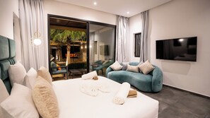 Deluxe Villa, Private Bathroom, Garden View | Iron/ironing board, free WiFi
