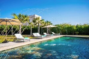 Outdoor pool - Villa Nehas (Oulad Hassoune)