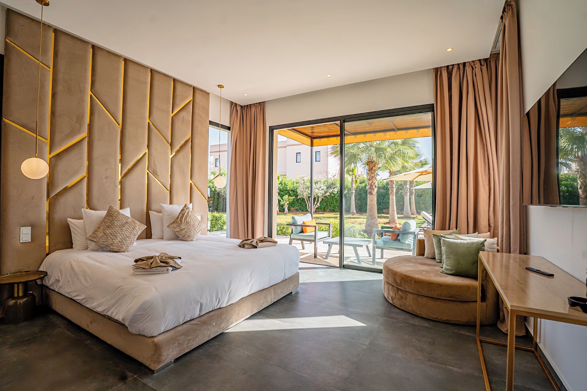 Deluxe-villa - privat badeværelse - udsigt til have