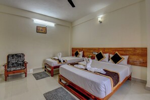 Standard Room | Free WiFi - ATITHI COMFORTS (Somvarpet)