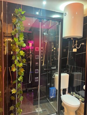 Bathroom - Vrbo Property (Palermo)
