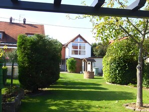 Property grounds - Guest Room 'Chambre Auguste' with Shared Pool (Plobsheim)