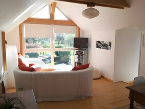 Living area - Guest Room 'Chambre Auguste' with Shared Pool (Plobsheim)