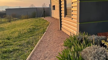 Deluxe Apartment, Mountain View | Property grounds