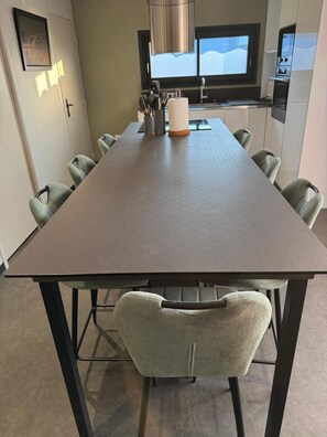 Deluxe Apartment, Mountain View | Dining - Résidence du Champ Lamet (Pont-du-Château)