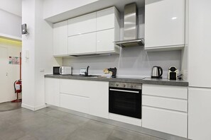 Fridge, microwave, dishwasher - Loving Sweet Roma by Rentbeat (Roma)