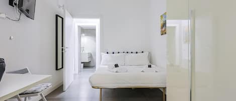 3 bedrooms, iron/ironing board