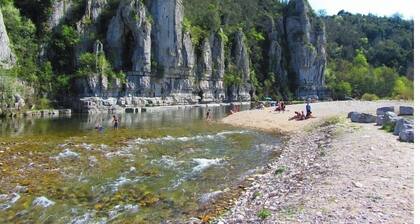NOUVEAU 2026: Maison 3*Nature Calme Espace vue sur le Rocher
centre de SAMPZON
