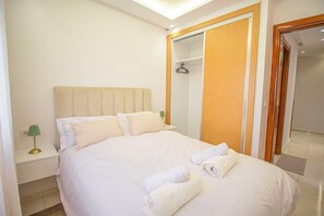 2 bedrooms, iron/ironing board, travel cot, free WiFi - Luxury & Elegance  Apartment in Val Fleuri (Tanger)