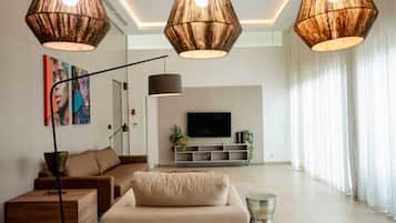 Premium Suite, Non Smoking, Partial Lake View | Living area