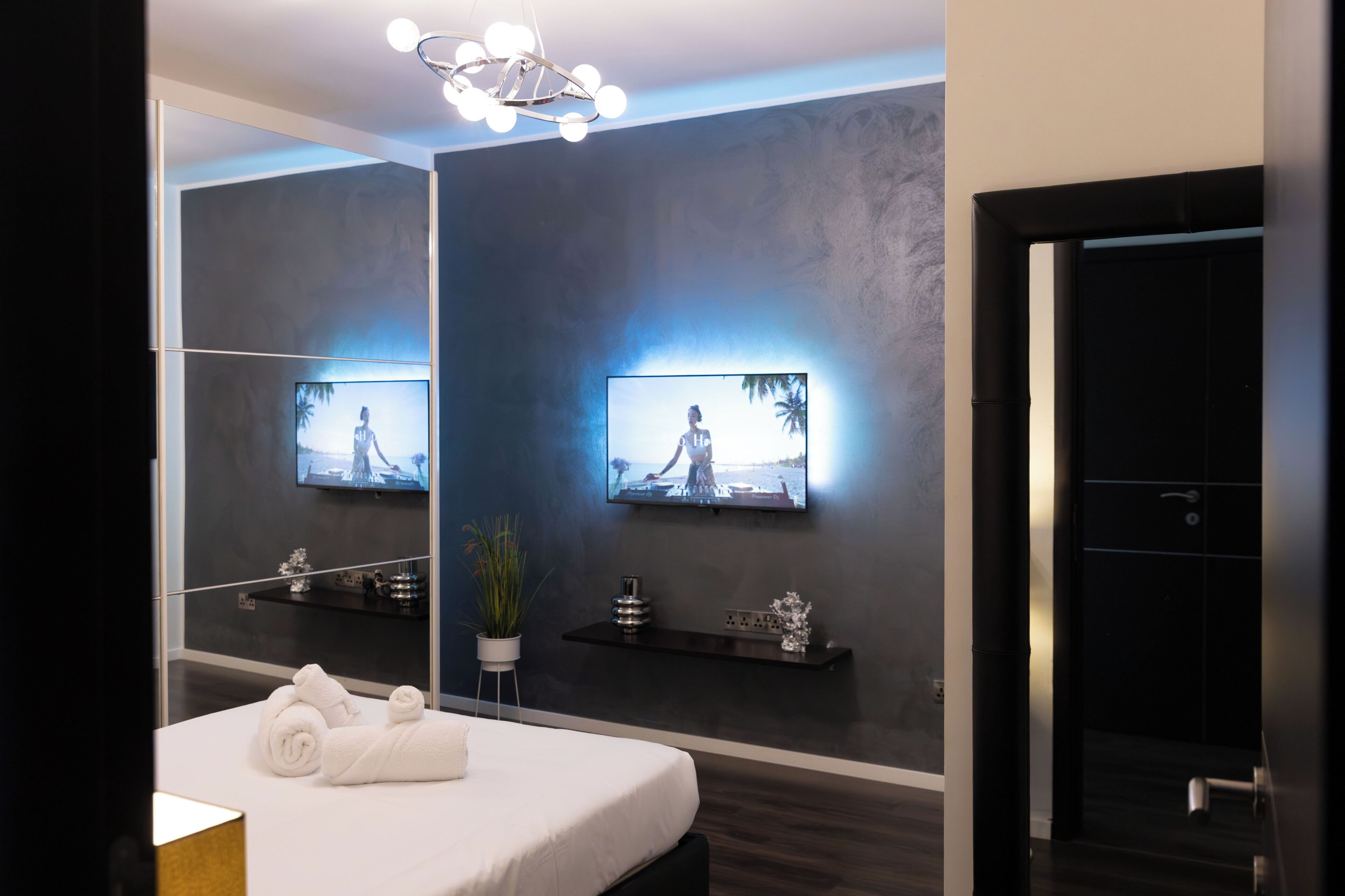 Comfort-Apartment, Meerblick | Laptopgeeigneter Arbeitsplatz, Bügeleisen/Bügelbrett, kostenloses WLAN
