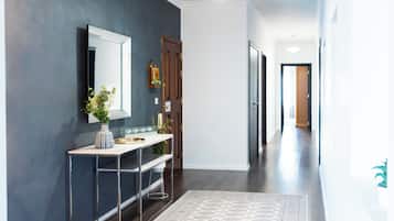 Comfort Apartment, Sea View | Interior