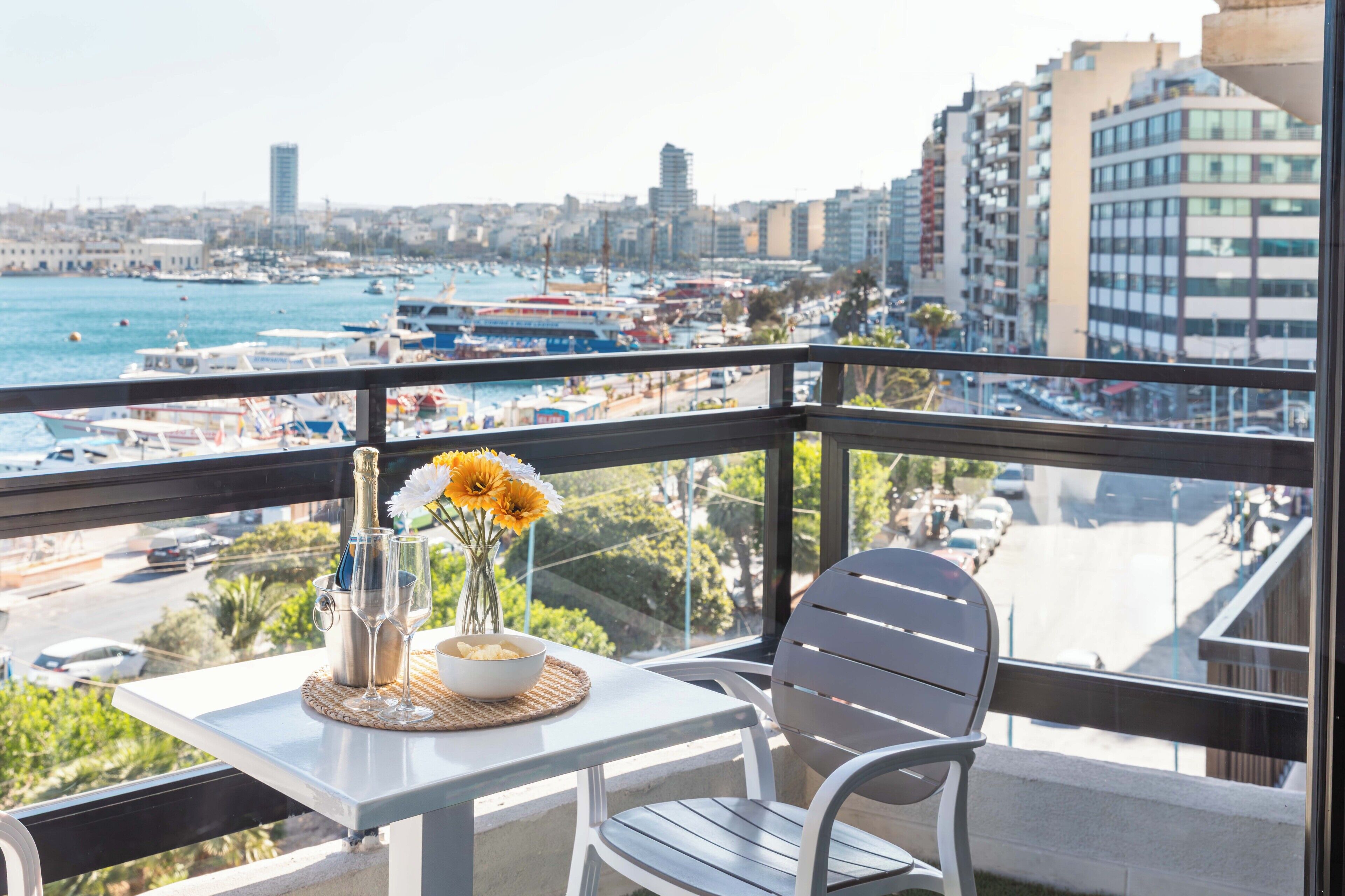 컴포트 아파트, 바다 전망 | 야외 식당