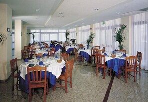 Dining - HOTEL SAN GAETANO (Acchio-fiumicello)