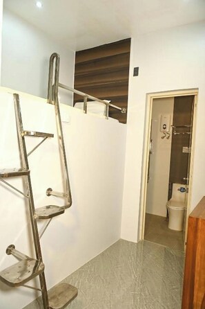 Standaard eenpersoonskamer | Badkamer