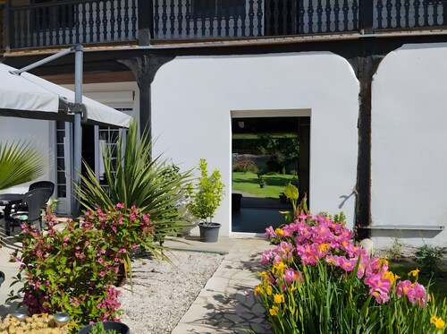Chambre d’hôtes « Chambre Exotique » avec jardin commun, balcon et Wi-Fi