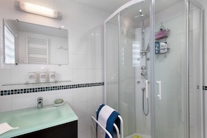 Een douche, een haardroger
