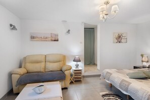 1 chambre, fer et planche à repasser, Wi-Fi, draps fournis