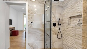 Shower, hair dryer, towels - Villa Pinus by Villas Guide (Crvar)