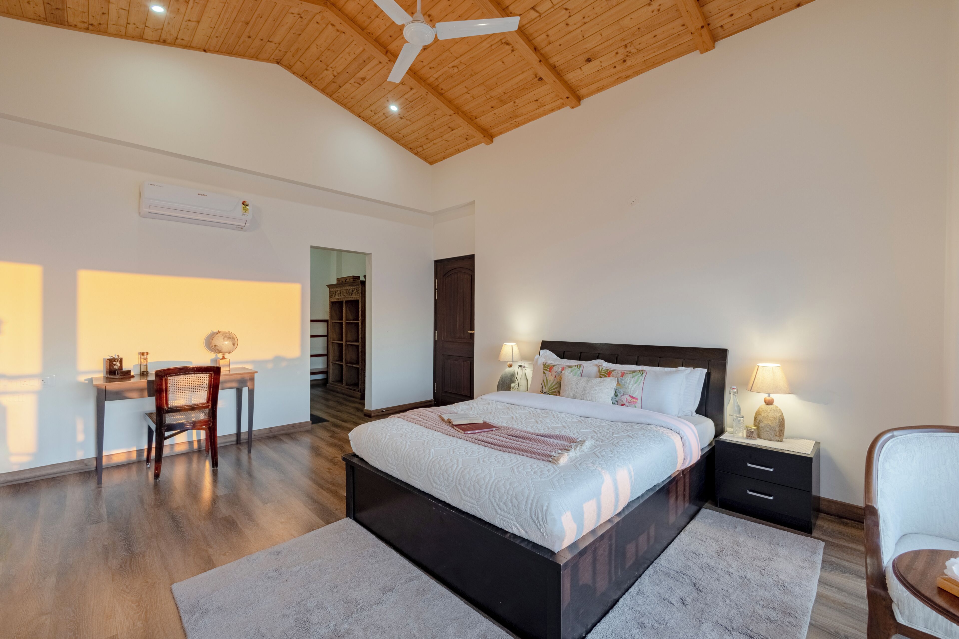 Villa, Balcony, Mountain View | Iron/ironing board, free WiFi