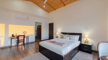 Villa, Balcony, Mountain View | Iron/ironing board, free WiFi