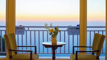 Villa, Balcony, Mountain View | Outdoor dining