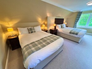 Iron/ironing board, WiFi, bed sheets - Stables Cottage near Fort William (Onich)