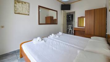 WiFi, bed sheets