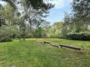 Property grounds - Bed and breakfast in the south of France (Entre-Vignes)