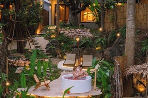 奢華別墅, 庭院, 花園景觀 | 起居區