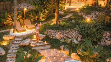 Deluxe Villa, Garden View | Living area